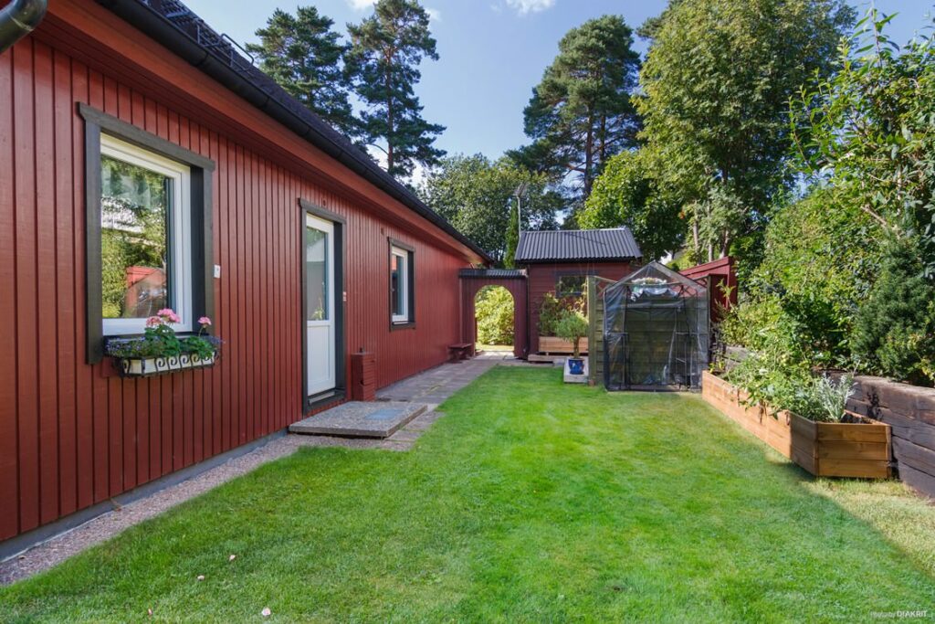 Ommålning 2 plansvilla. Saltsjö Boo